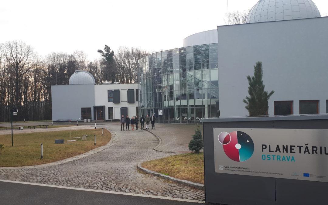 Geodeti SPSŠ Ostrava navštívili planetárium