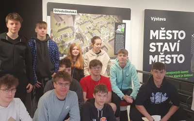 Město staví město